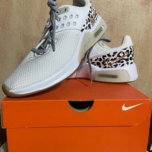 Nike AirMax Women size 8 NIB